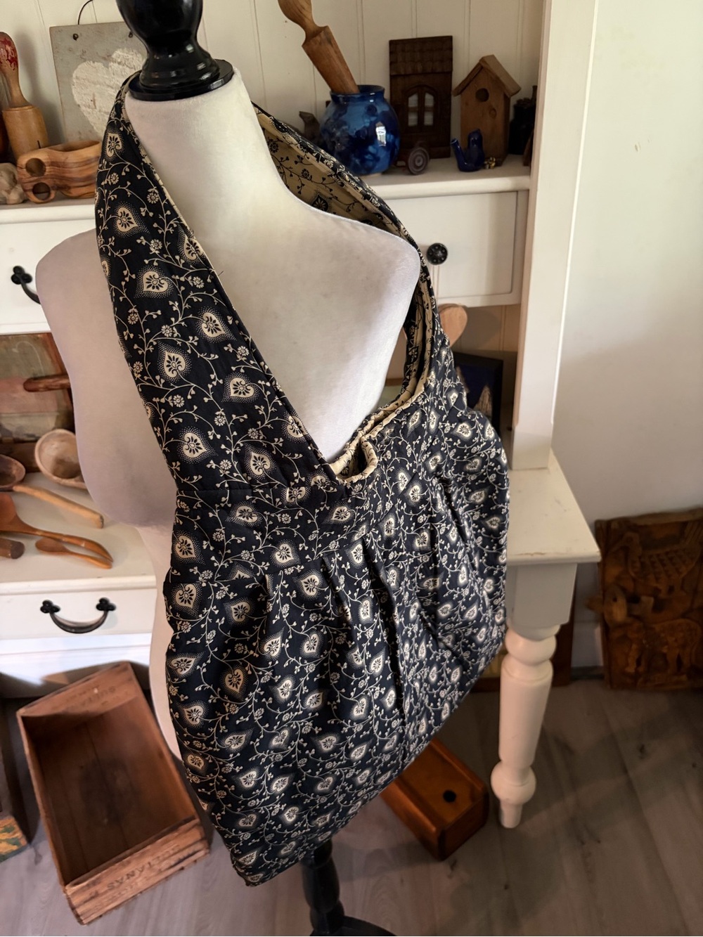 Hand Made Black and Cream Floral Quilted Hand Bag